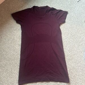 Lululemon athletic short sleeve shirts